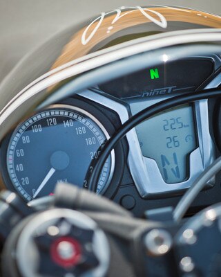 Highway Fighter mit Blick aufs Cockpit