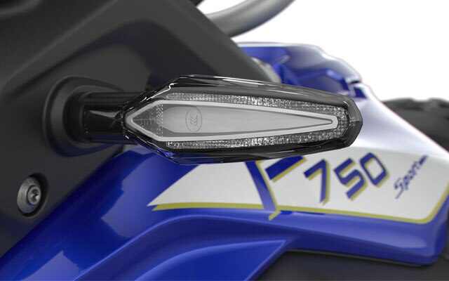 Nous voyons les clignotants à LED profilés de la F 750 GS.
