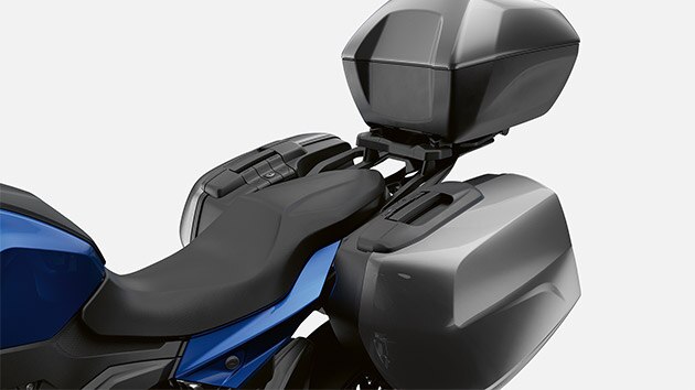 Wir sehen die Stauraummöglichkeiten der F 900 XR.