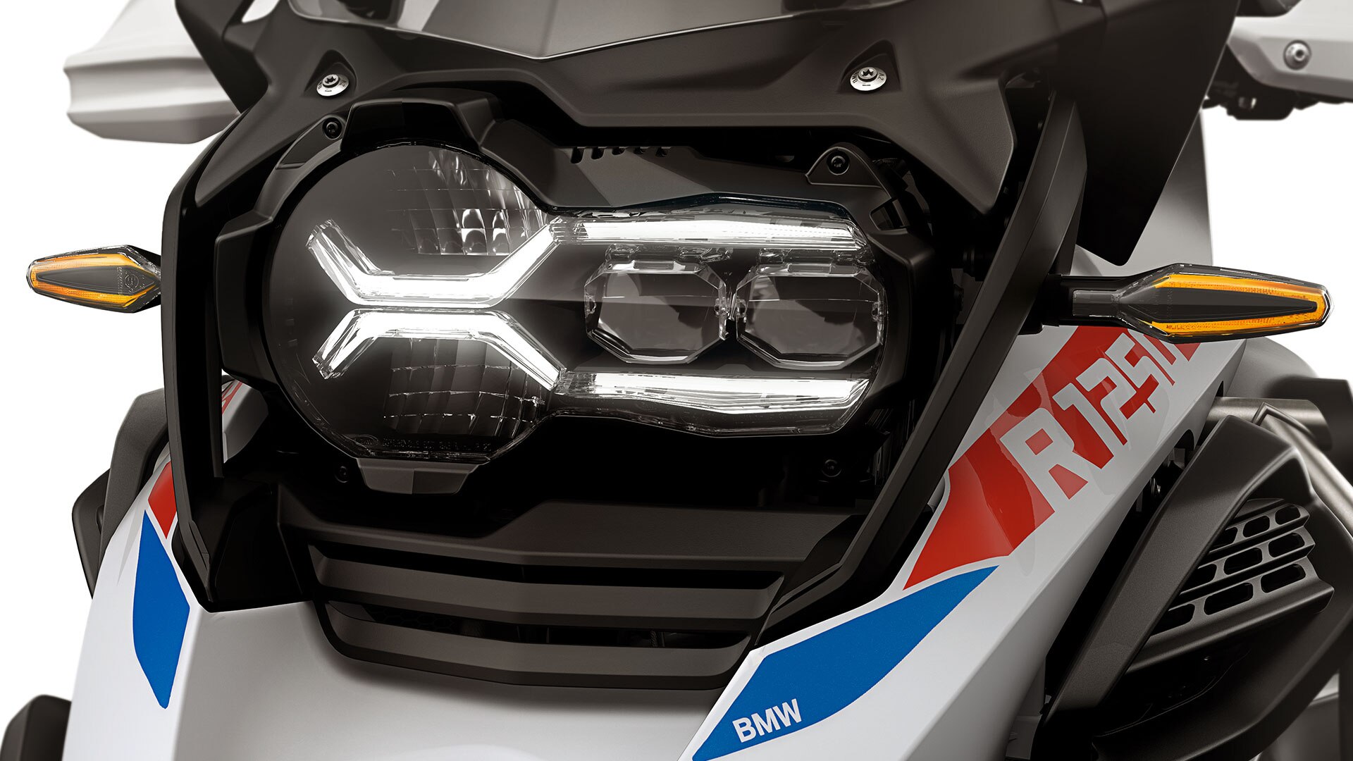 Nous voyons ici les clignotants LED de série avec option Cruising Light.