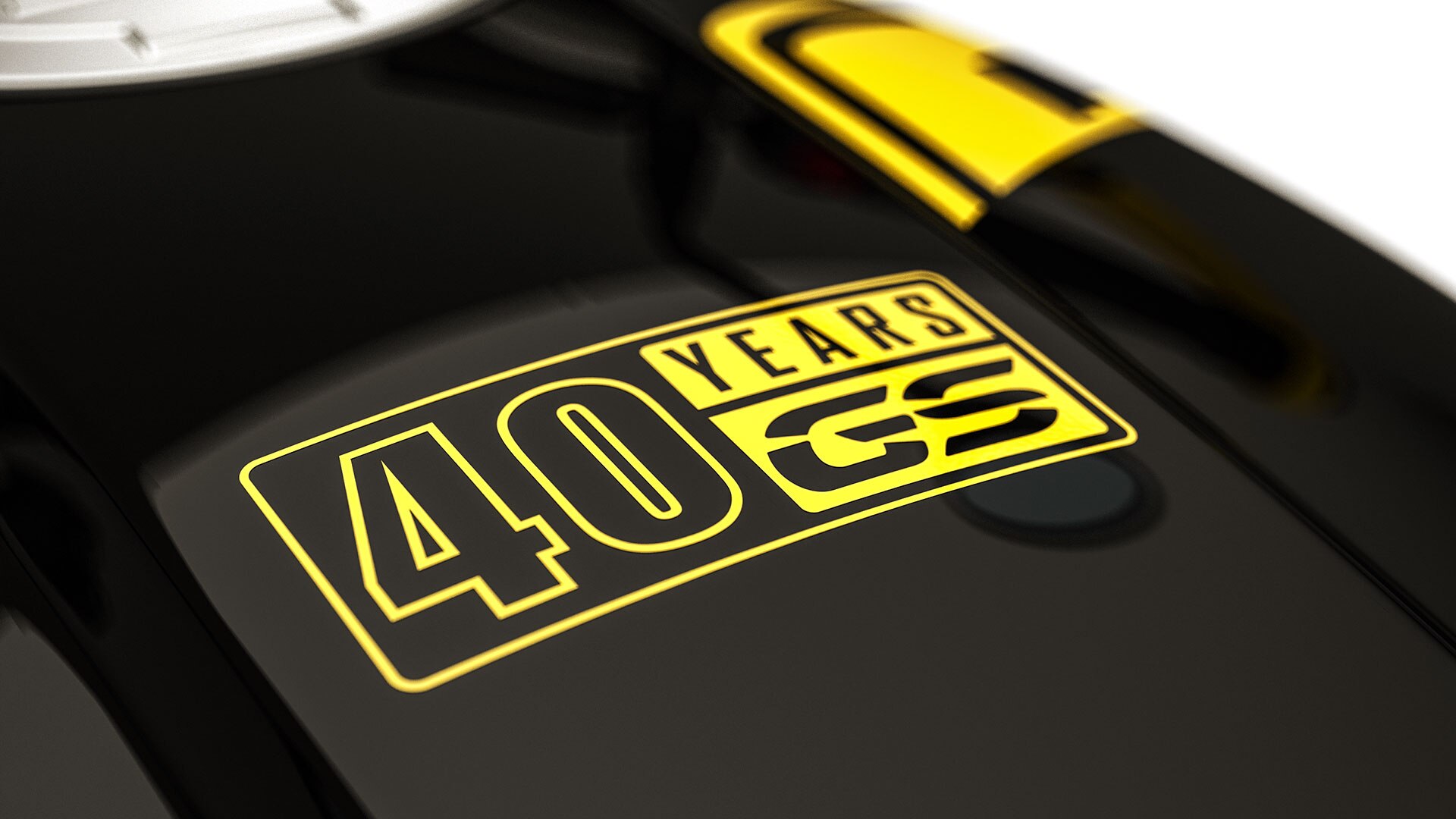 Nous voyons ici l'autocollant 40 Years GS sur le réservoir de la R nineT Urban G/S.