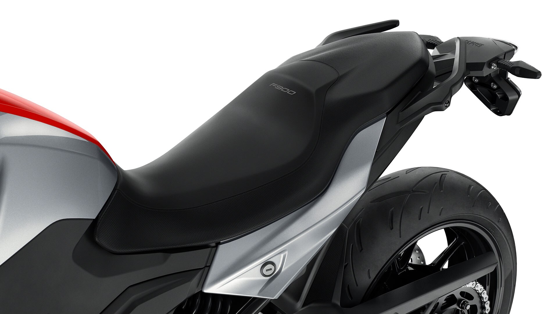 Selle de la F 900 R. Grâce à ses six hauteurs de selle, tout le monde y trouve sa place.