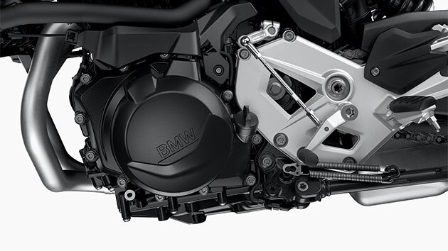 Wir sehen den Motor der F 900. Er ist das Herzstück der F 900 R und Garant für deinen Fahrspass.