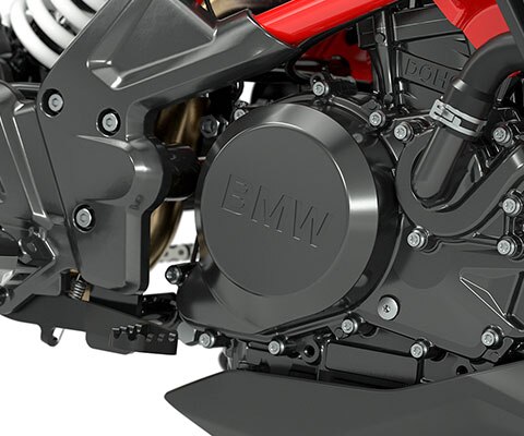 Wir sehen den titanium-grauen Motor der G 310 R.