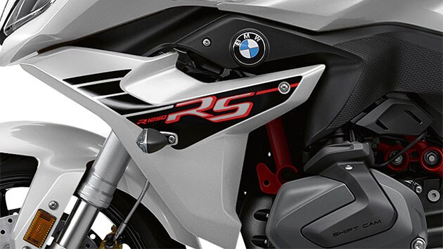 R 1250 RS im Style Sport in der Farbe Lightwhite uni.