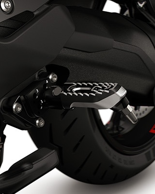 Die einstellbare Fußrastenanlage der R 1300 RS von BMW Motorrad