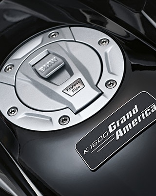 K 1600 Grand America