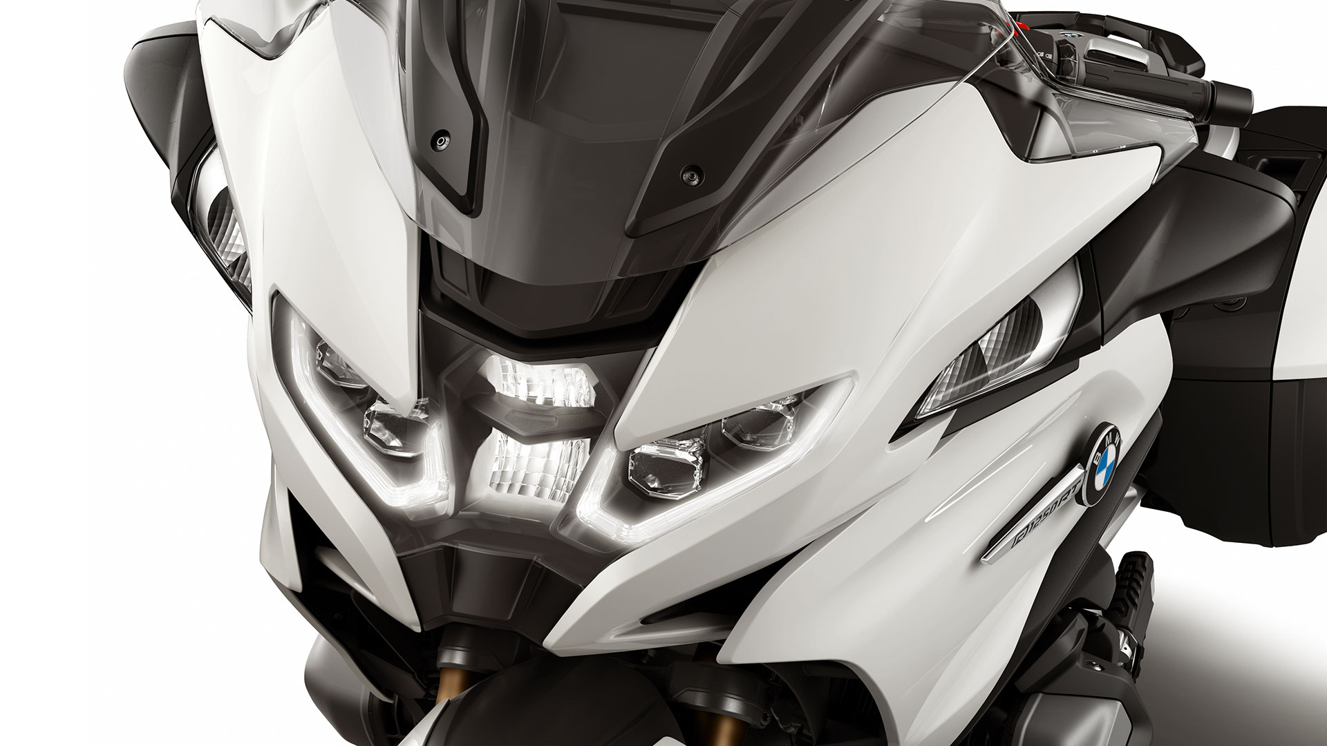 Vediamo il nuovo frontale con fanali a LED della R 1250 RT.