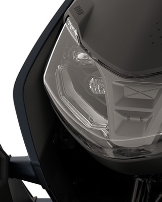 Front des BMW CE 04 mit Fokus auf die LED-Scheinwerfer