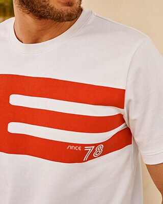 Man wearing T-shirt “40 Ans“ Edition Limiteé
